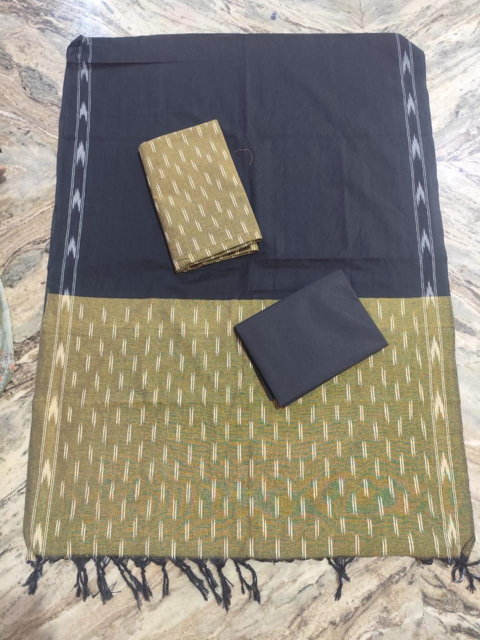 IKAT POCHAMPALLY UNSTITCHED SET (BLACK AND GREEN)