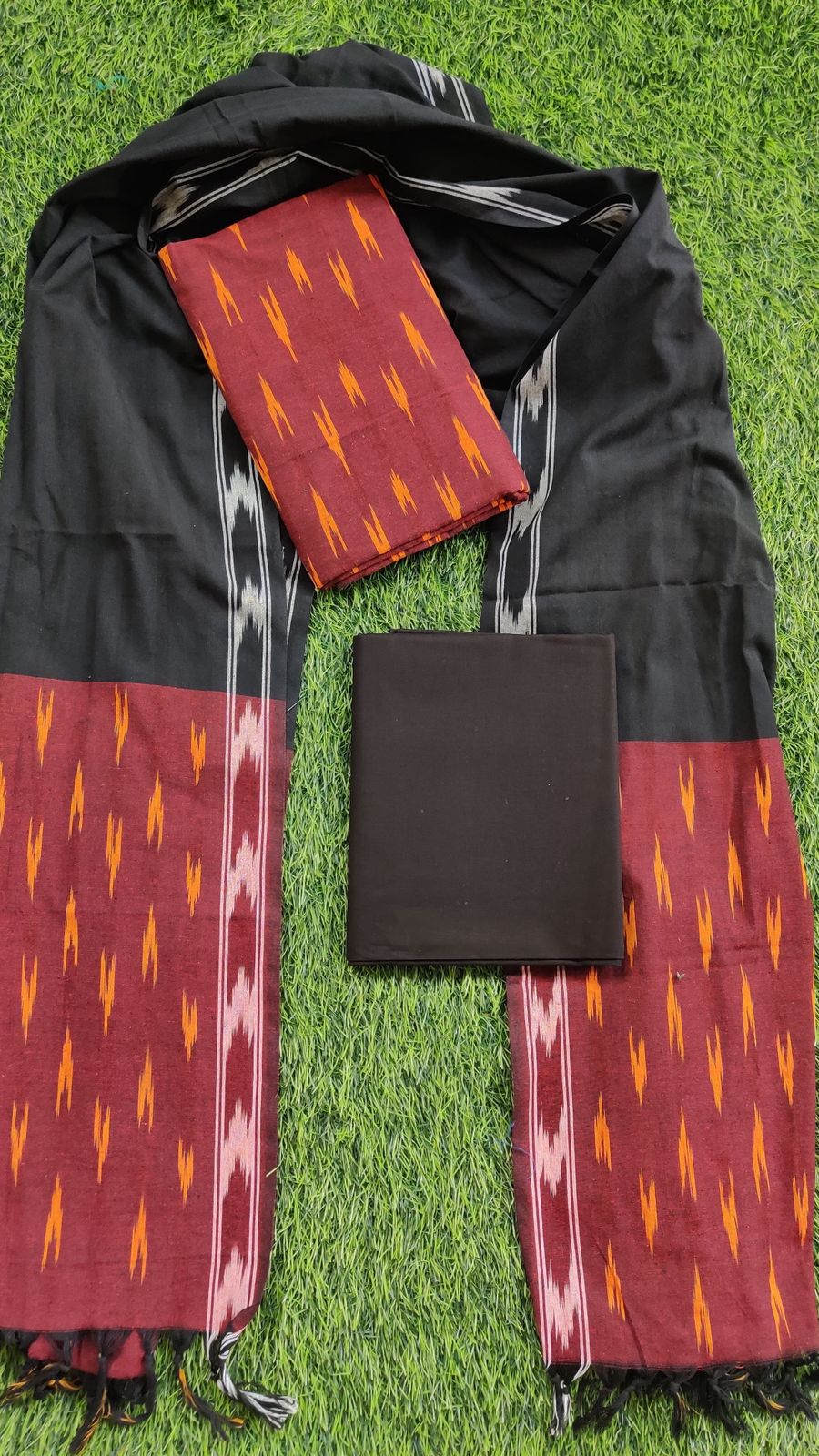 IKAT POCHAMPALLY UNSTITCHED SET (BLACK AND MARON)